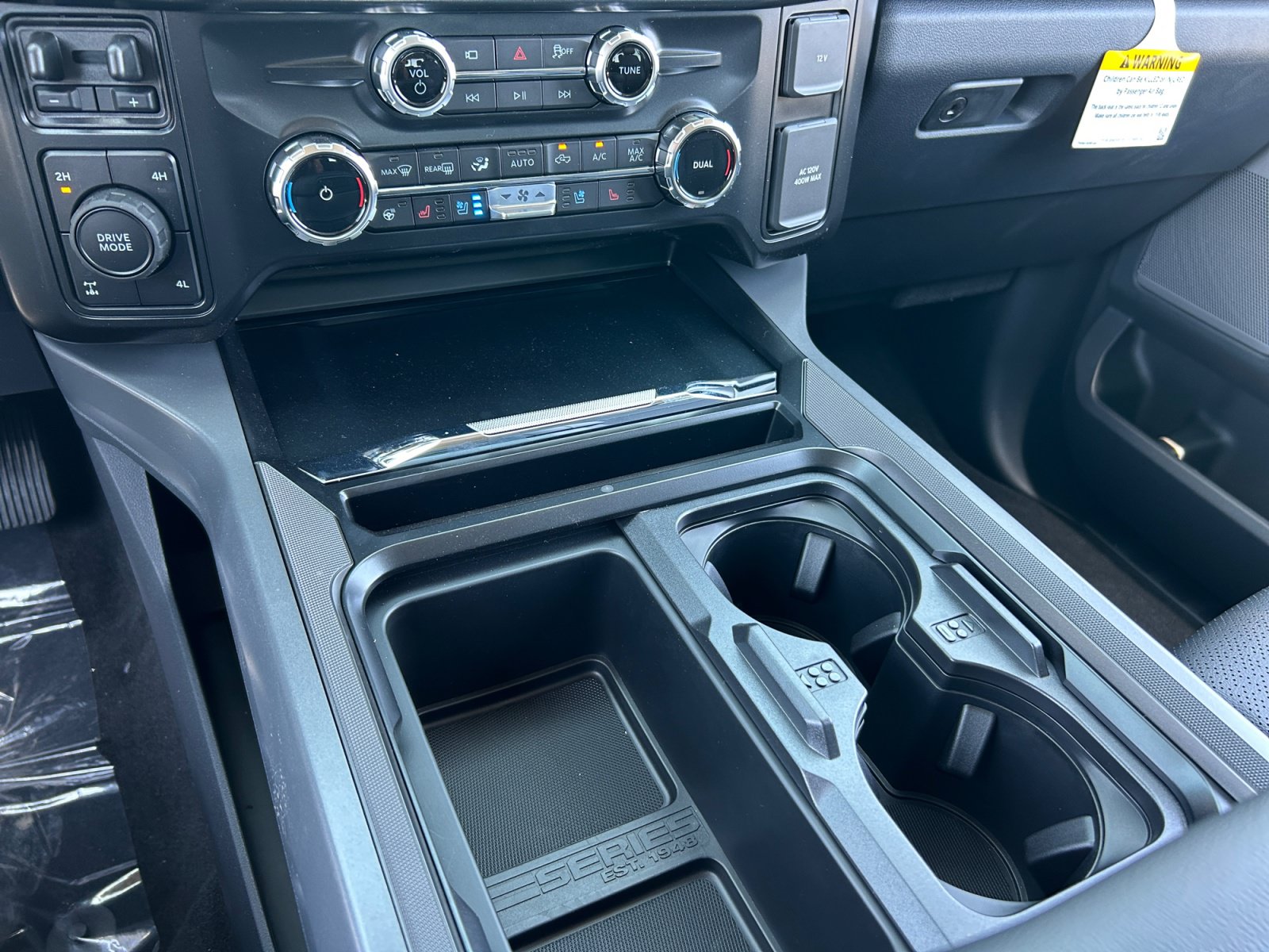 New 2026 Ford F250 Lariat w/ Black Appearance Package AWD/4WD image 15