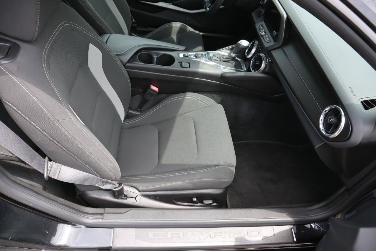 Used 2017 Chevrolet Camaro SS RWD image 20