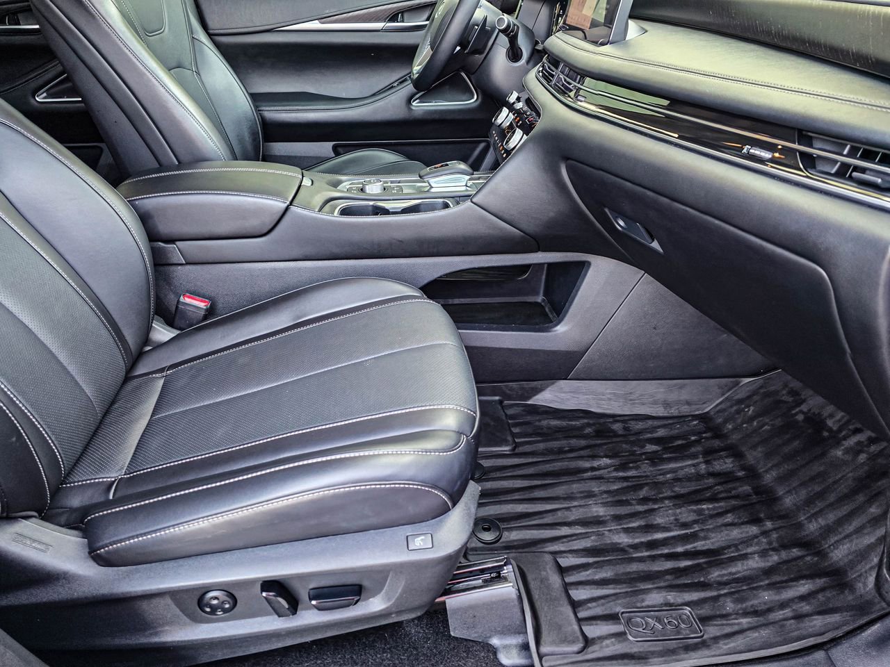 Used 2025 INFINITI QX60 Sensory w/ Vision Package AWD/4WD image 44