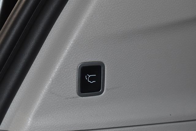 Certified 2024 Chrysler Pacifica Touring-L image 38