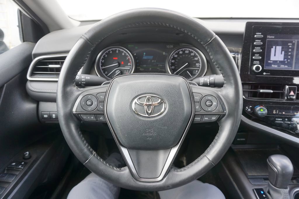 Used 2023 Toyota Camry SE w/ Cold Weather Package image 3