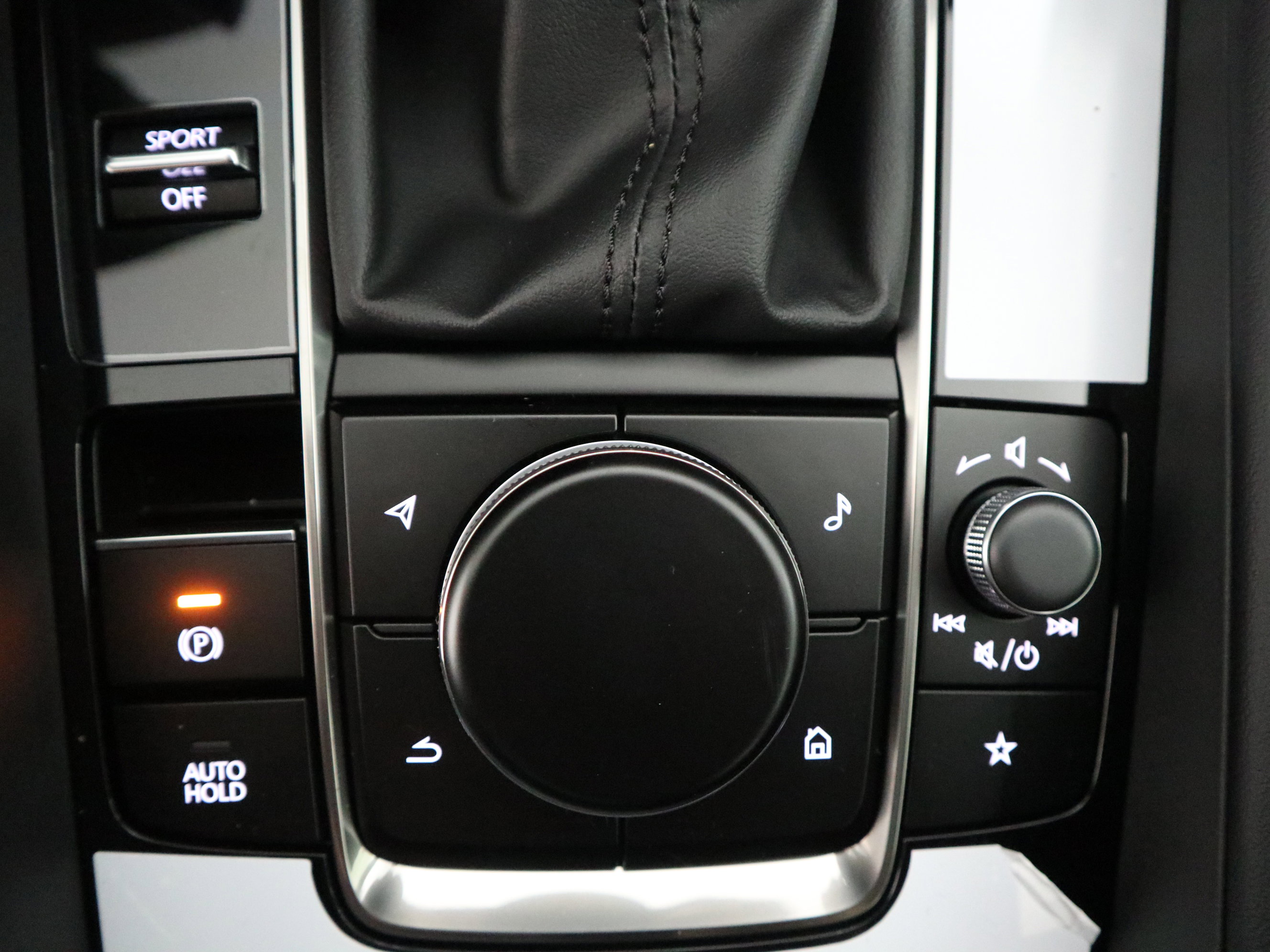 New 2026 MAZDA MAZDA3 Carbon image 29