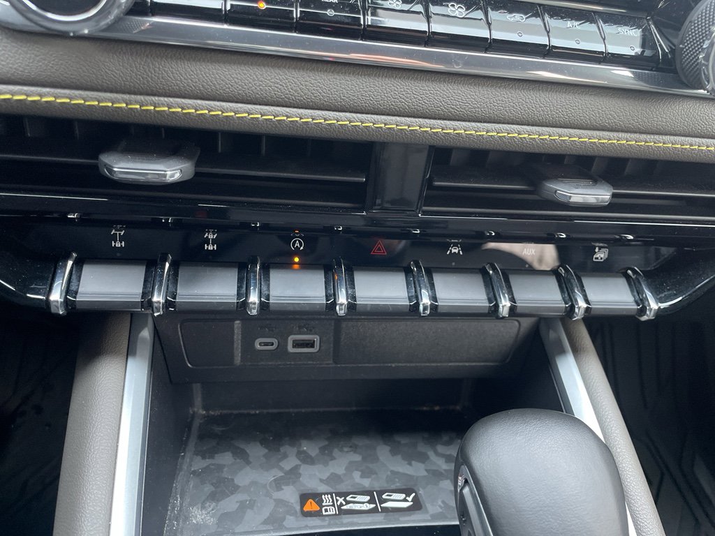 Used 2024 Chevrolet Colorado ZR2 w/ ZR2 Convenience Package III image 35