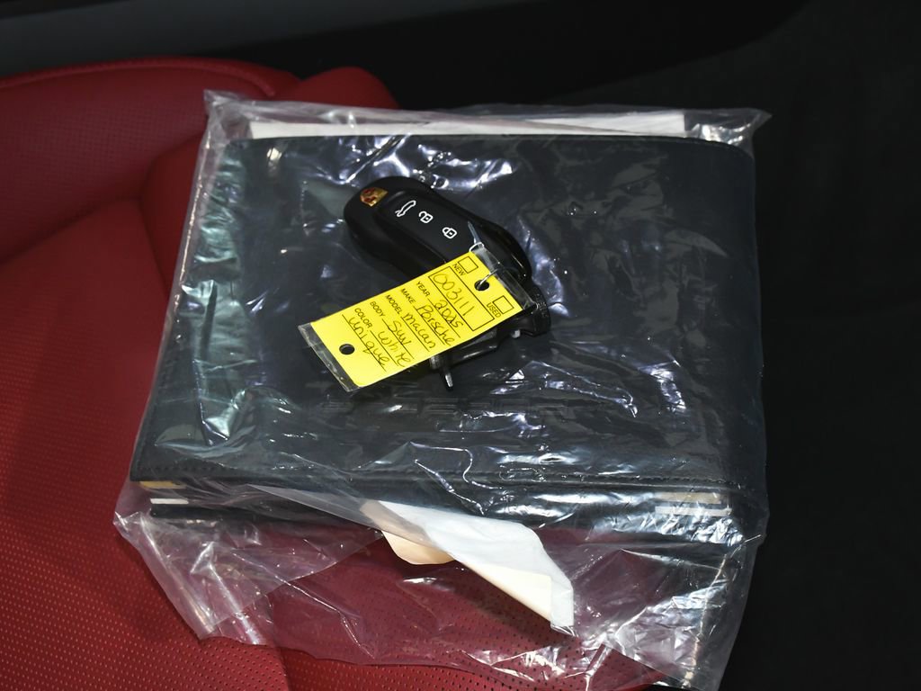 Used 2025 Porsche Macan 4 Electric AWD/4WD image 65