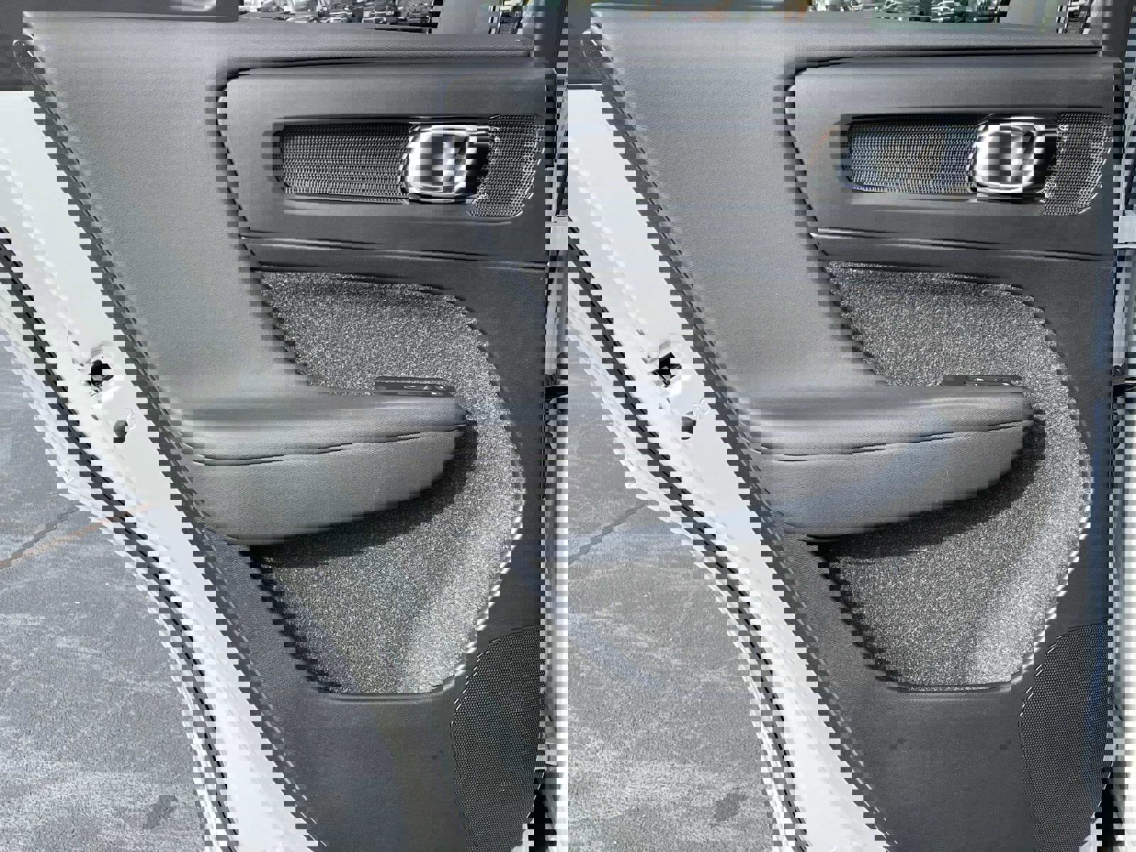 Certified 2022 Volvo XC40 P8 Recharge Plus image 11