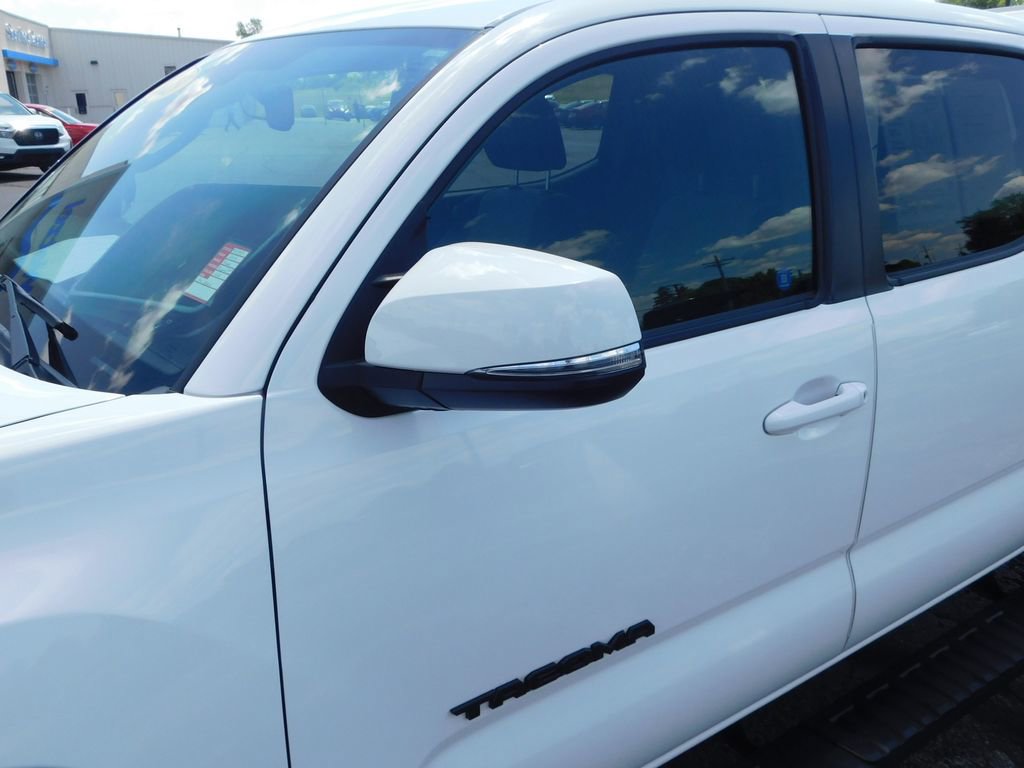 Used 2023 Toyota Tacoma TRD Sport AWD/4WD image 13