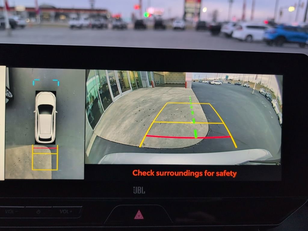 Certified 2023 Toyota Venza Limited image 29