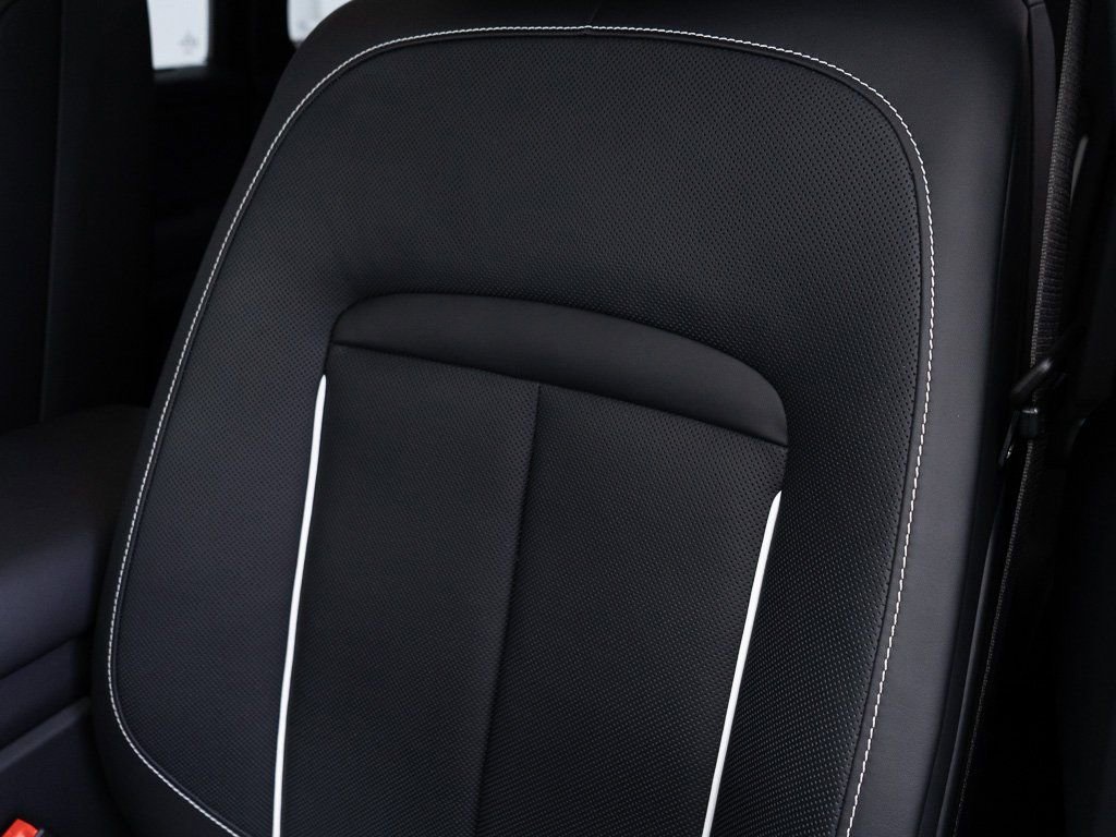 Certified 2024 Rolls-Royce Cullinan image 19