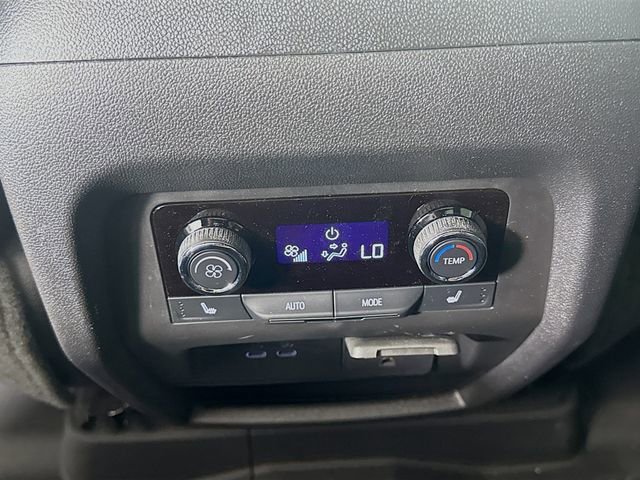 Used 2024 Chevrolet Traverse RS image 27