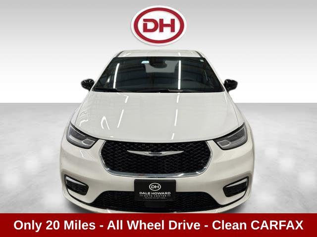 Used 2025 Chrysler Pacifica Select AWD/4WD image 7