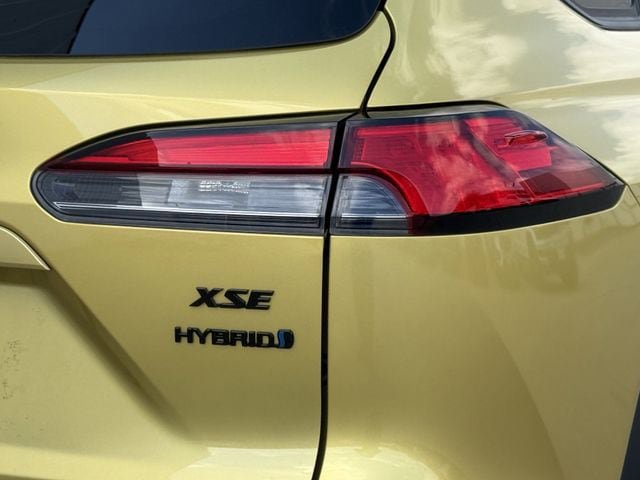Used 2024 Toyota Corolla Cross AWD Hybrid image 7