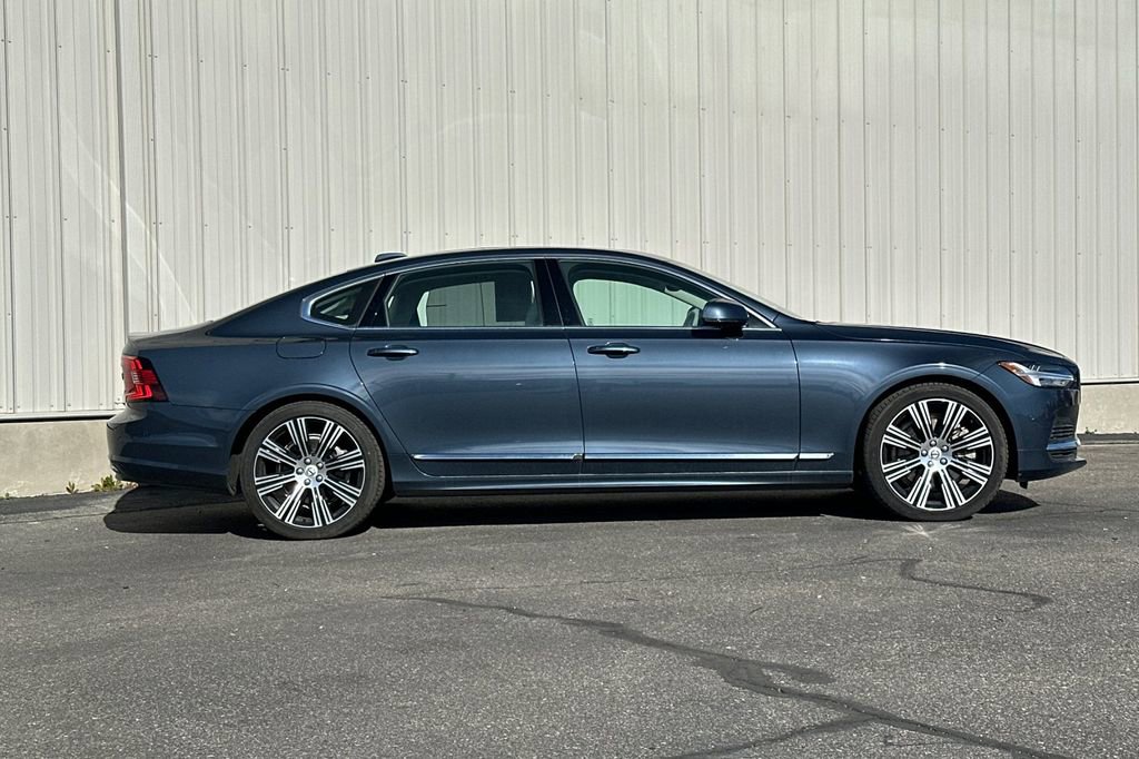 Used 2024 Volvo S90 T8 Ultimate image 3