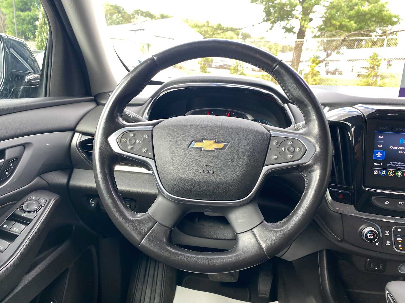 Used 2021 Chevrolet Traverse LT AWD/4WD image 16