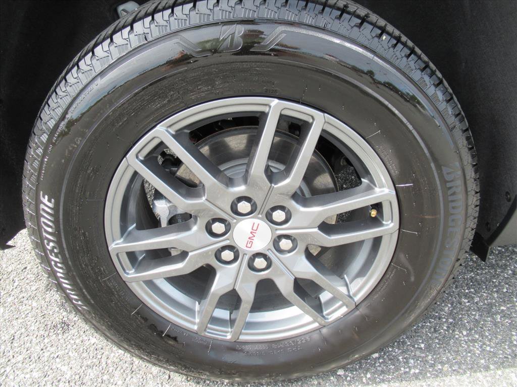 Used 2025 GMC Acadia Elevation image 8