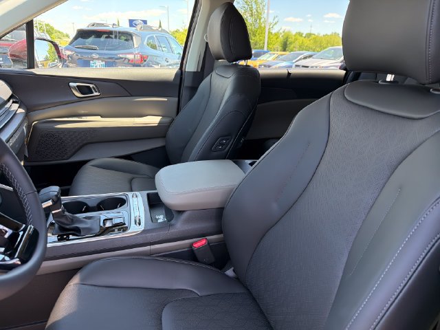 New 2026 Kia Carnival SX FWD image 18