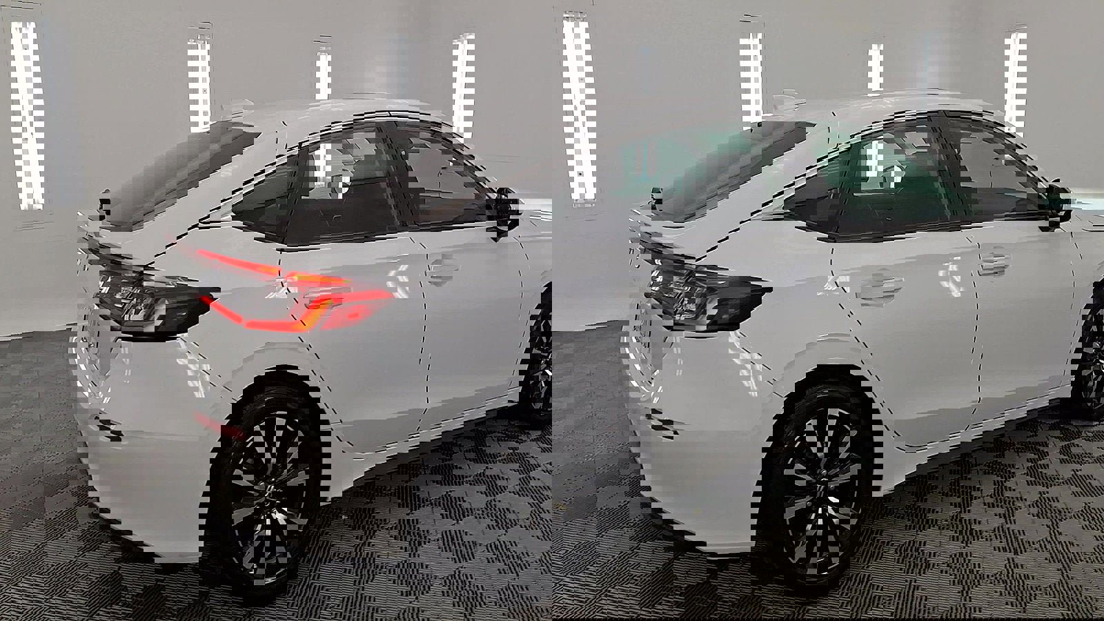 Used 2022 Honda Civic EX-L image 4