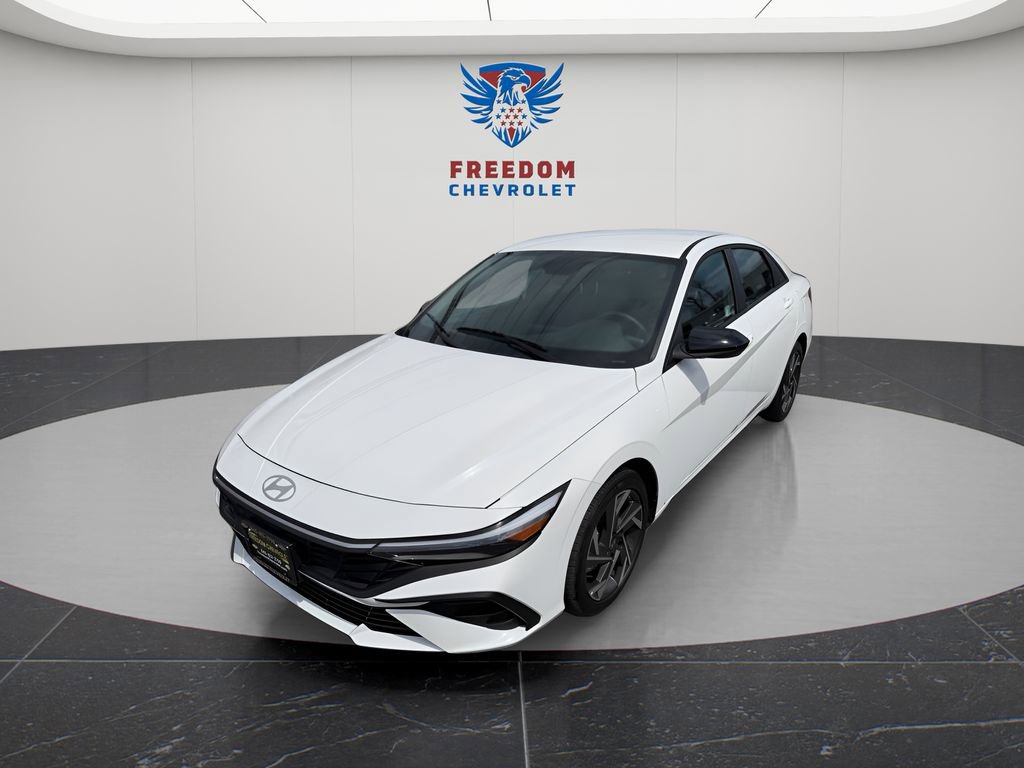 Used 2025 Hyundai Elantra Sport image 1