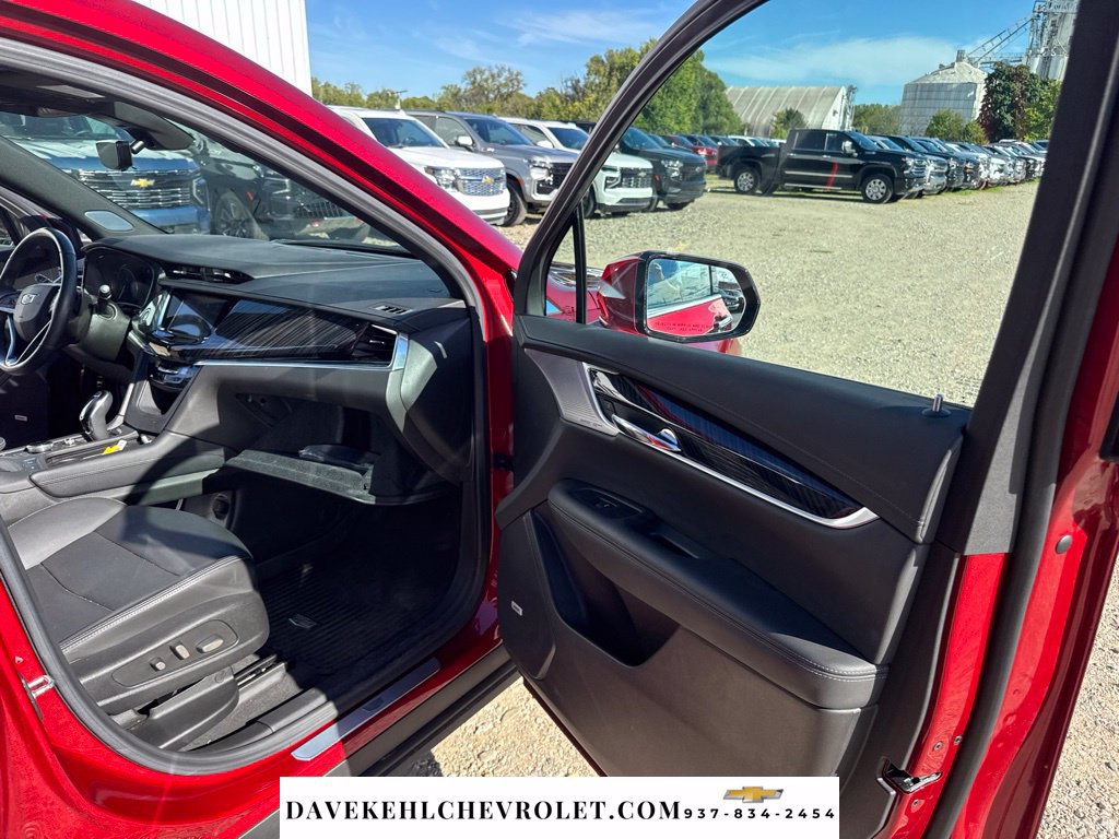 Used 2024 Cadillac XT6 Premium Luxury w/ Technology Package AWD/4WD image 28