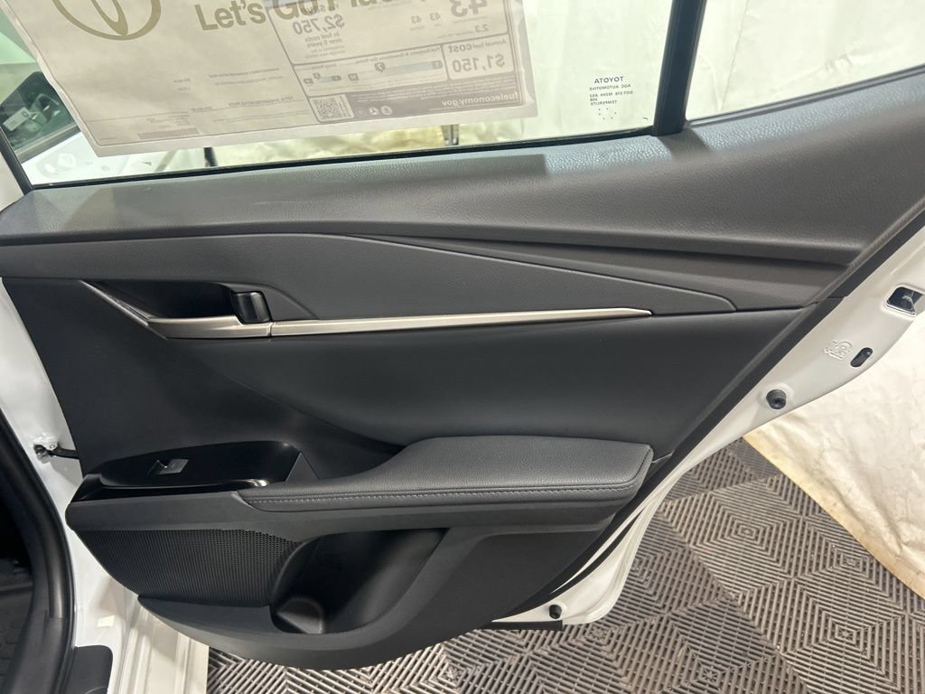 Used 2026 Toyota Camry XSE AWD/4WD image 12