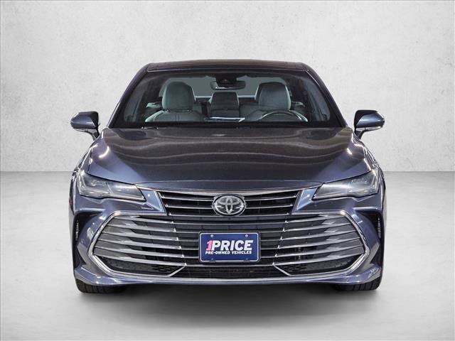 Used 2019 Toyota Avalon Limited image 2