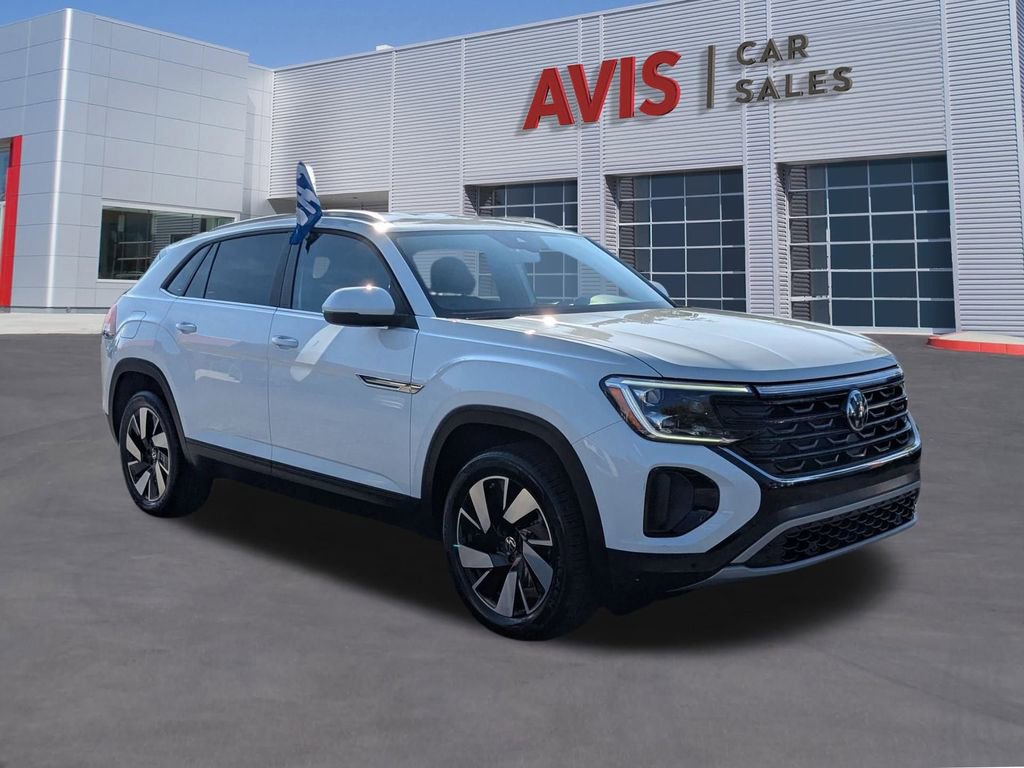 Used 2025 Volkswagen Atlas Cross Sport SE image 3