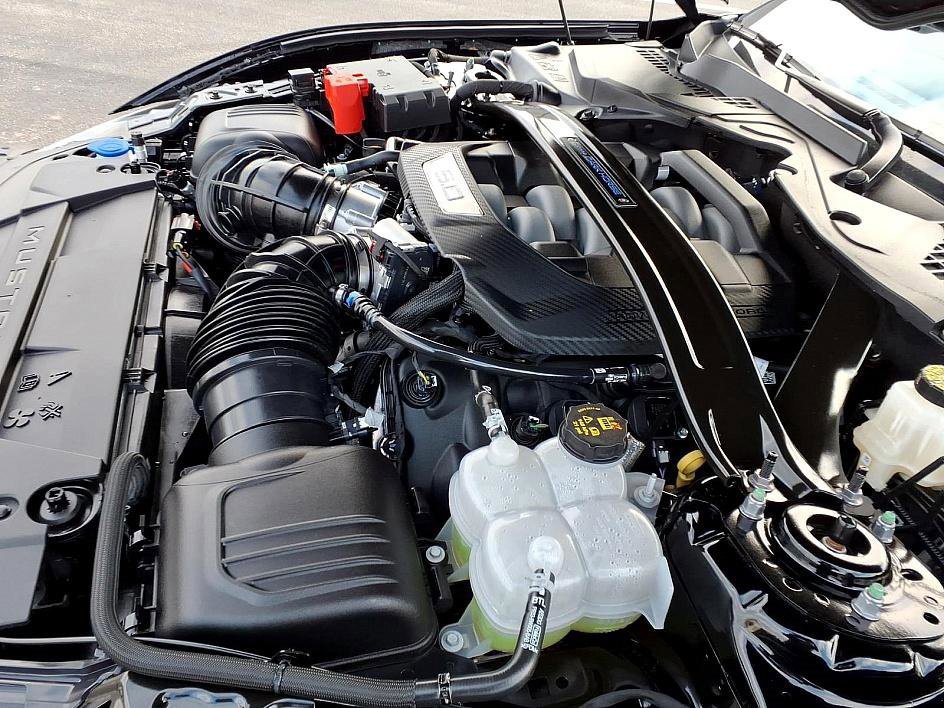 Used 2025 Ford Mustang Dark Horse image 13