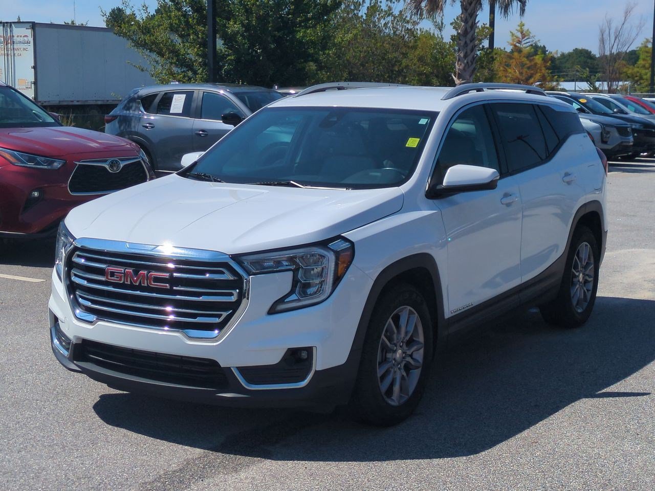 Used 2024 GMC Terrain SLT FWD image 8
