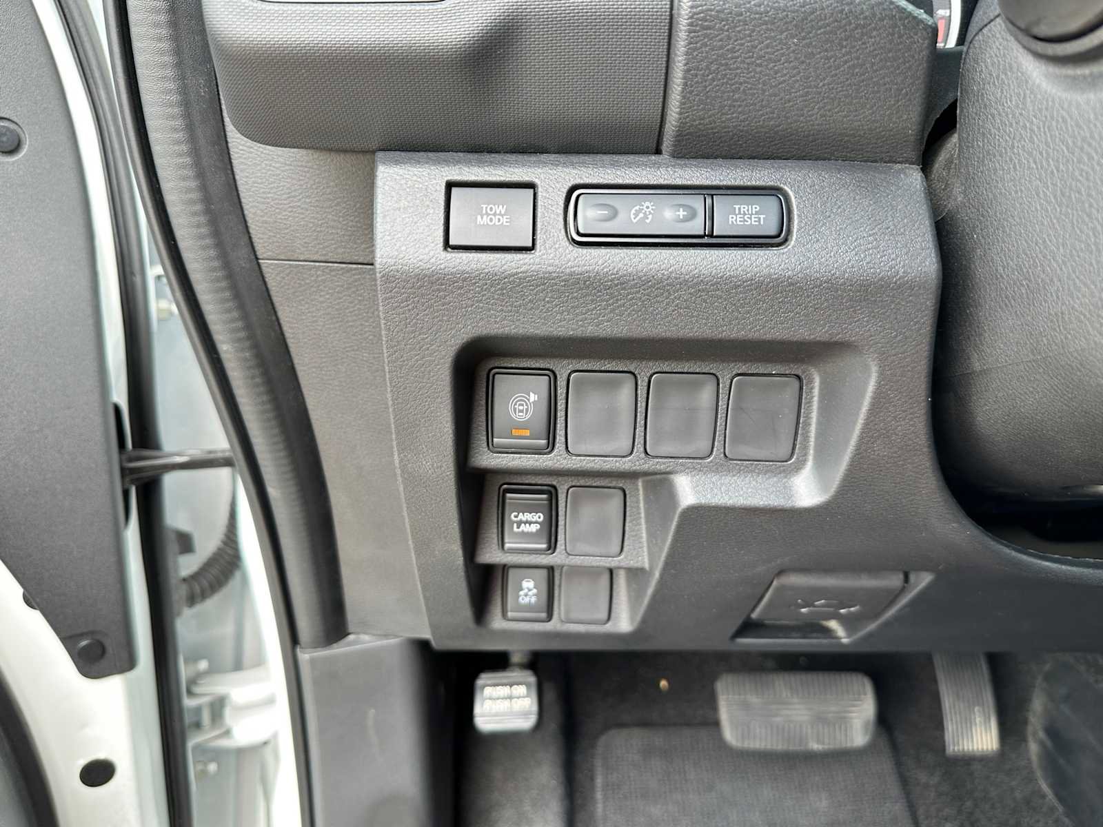 Used 2022 Nissan Frontier SV w/ Technology Package RWD image 19