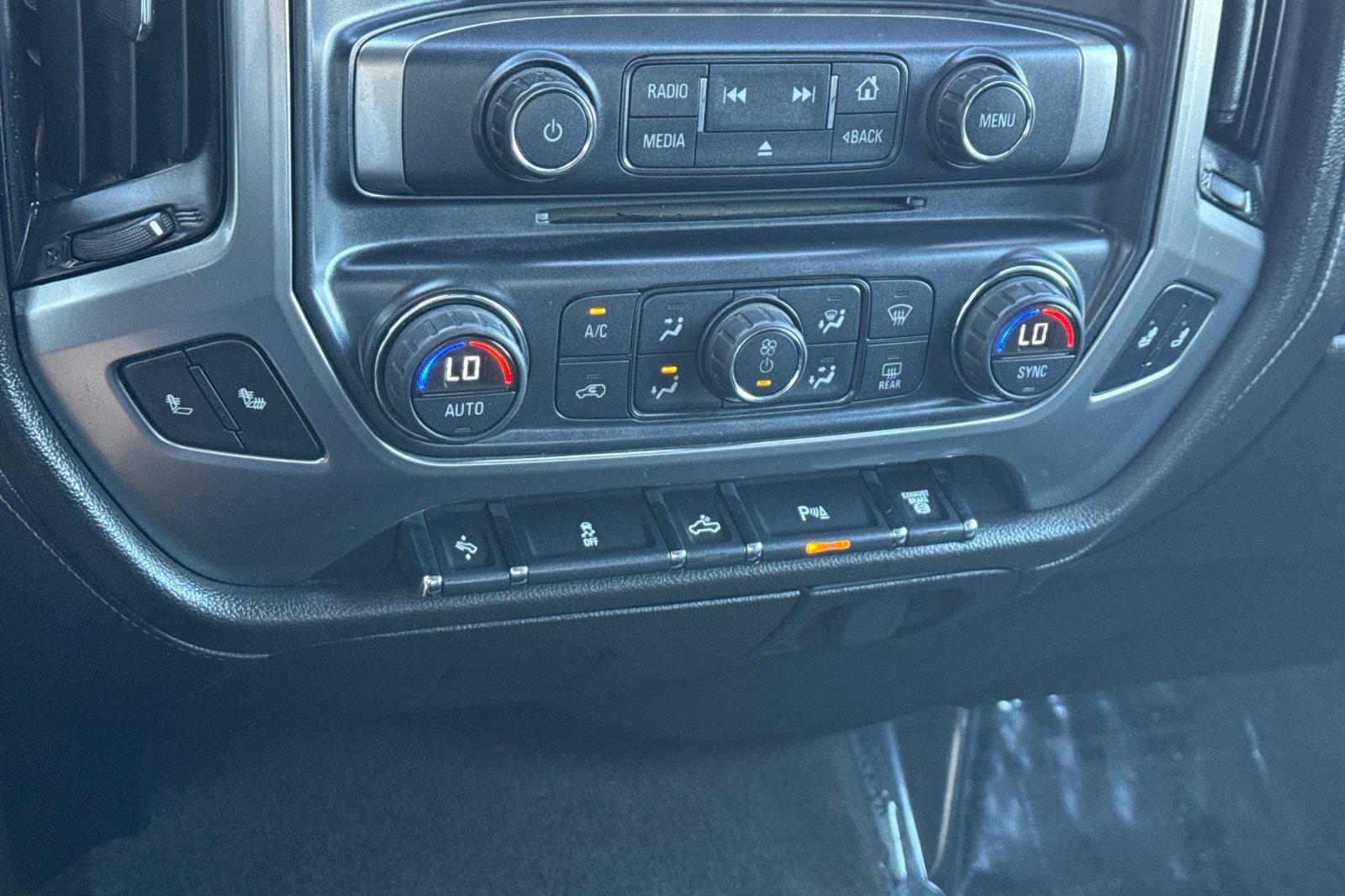 Used 2015 Chevrolet Silverado 2500 LTZ w/ Duramax Plus Package AWD/4WD image 19