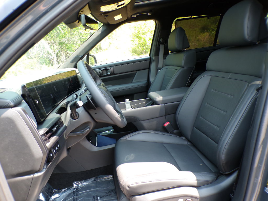 New 2026 Hyundai Santa Fe Calligraphy AWD/4WD image 13