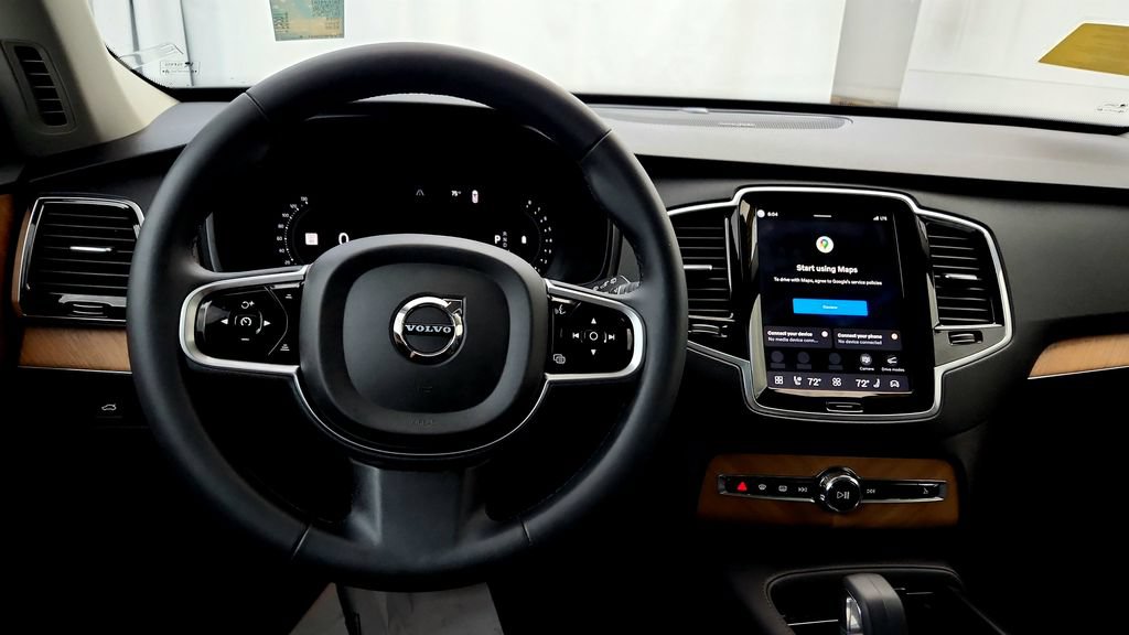 Used 2024 Volvo XC90 B6 Plus AWD/4WD image 29