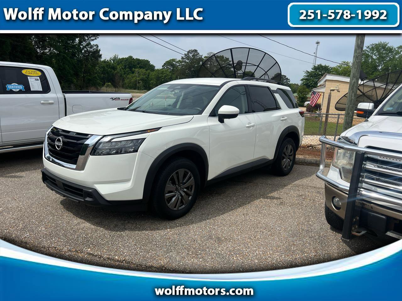 Used 2025 Nissan Pathfinder SV AWD/4WD image 1