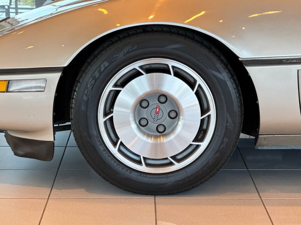 Used 1987 Chevrolet Corvette Coupe RWD image 25