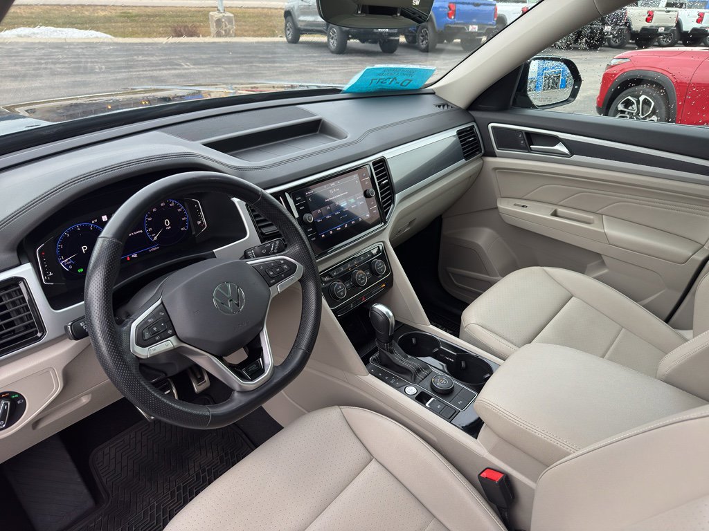 Used 2021 Volkswagen Atlas SEL R-Line image 14