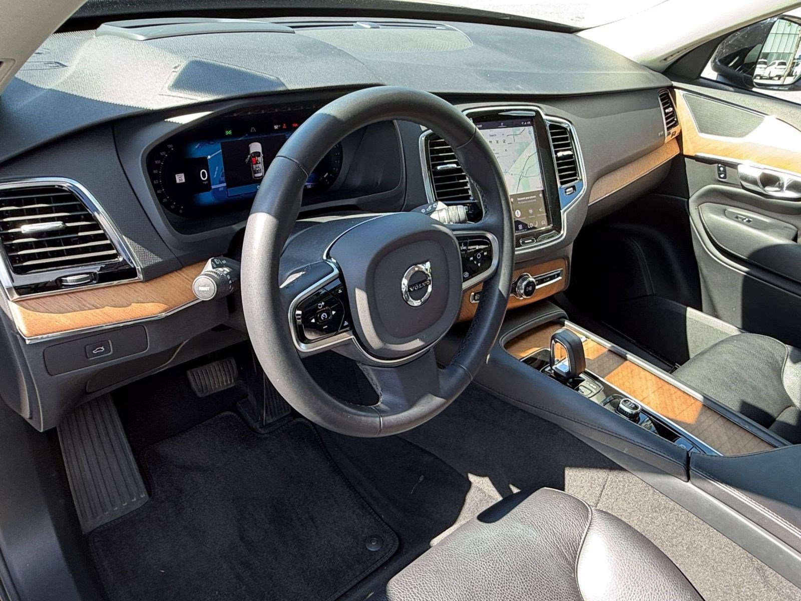 Certified 2023 Volvo XC90 B5 Plus w/ Protection Package Premier AWD/4WD image 4