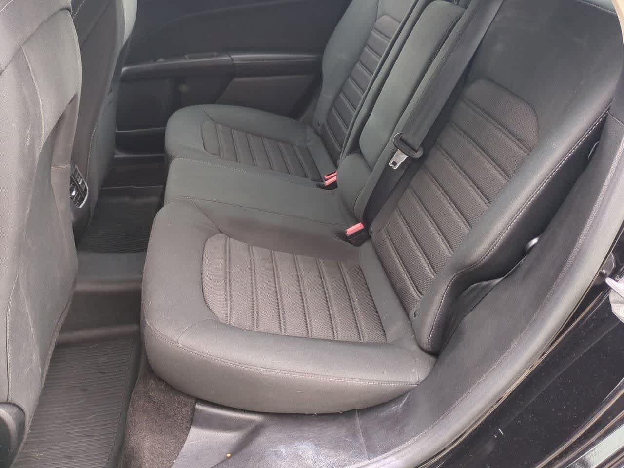 Used 2020 Ford Fusion SE FWD image 19