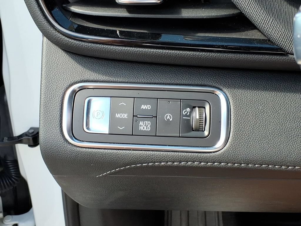 Used 2025 Buick Enclave Preferred AWD/4WD image 21