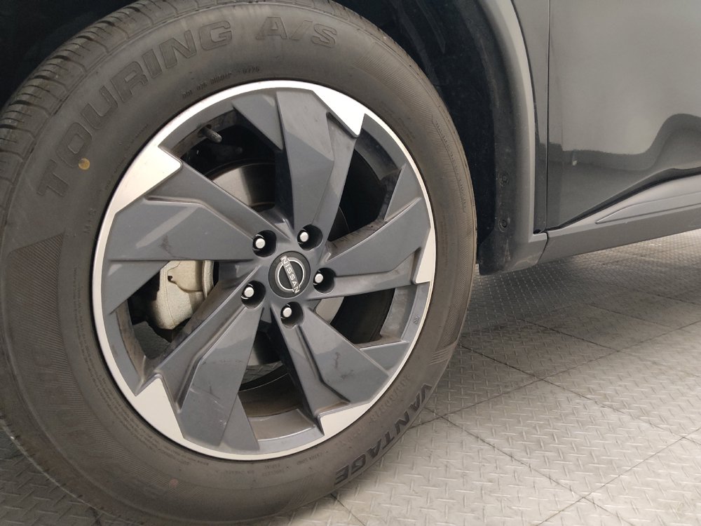 Used 2025 Nissan Rogue SV FWD image 31