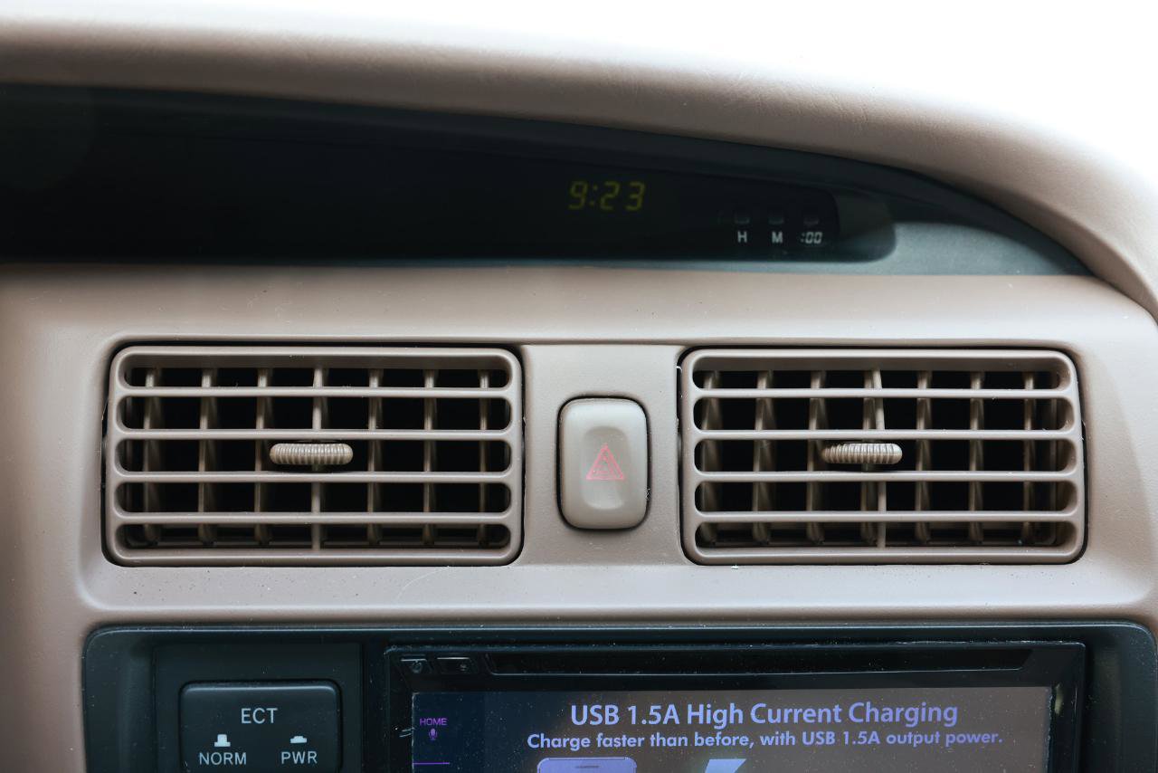 Used 1996 Toyota Avalon XL FWD image 37