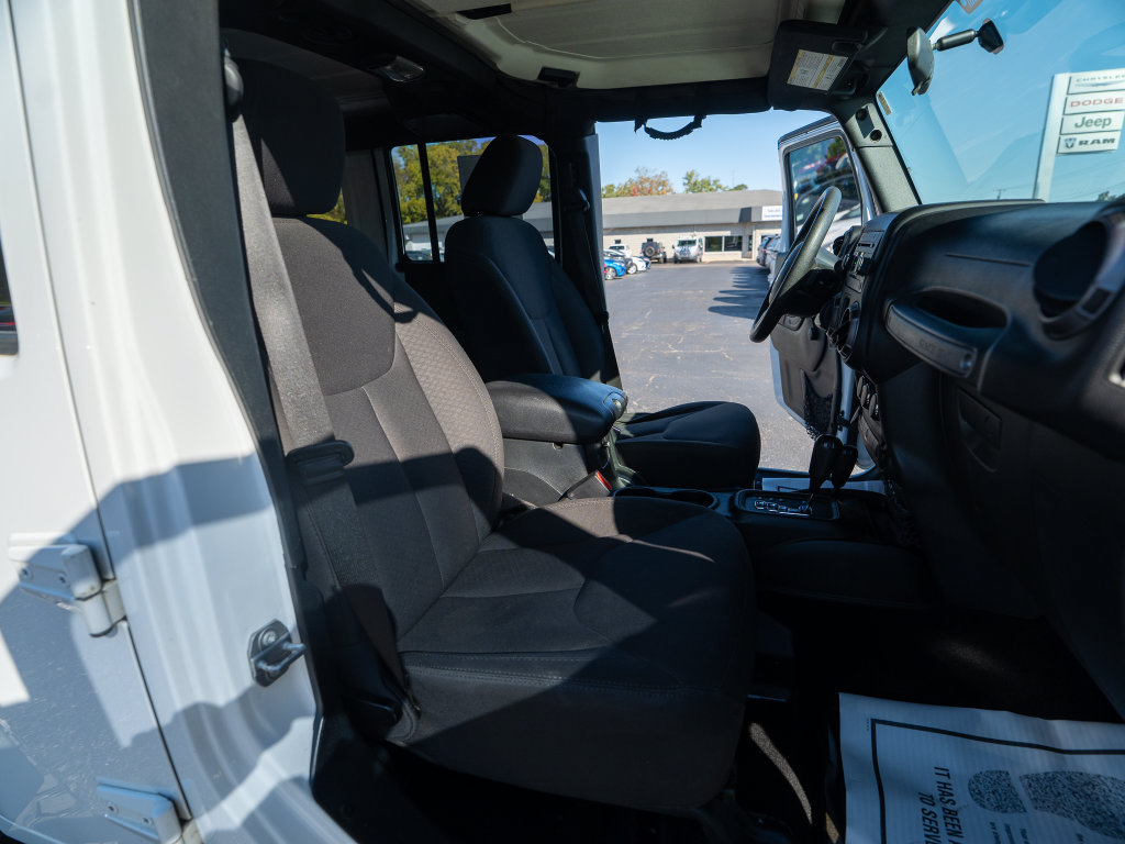 Used 2018 Jeep Wrangler Unlimited Sport w/ LED Lighting Group AWD/4WD image 25