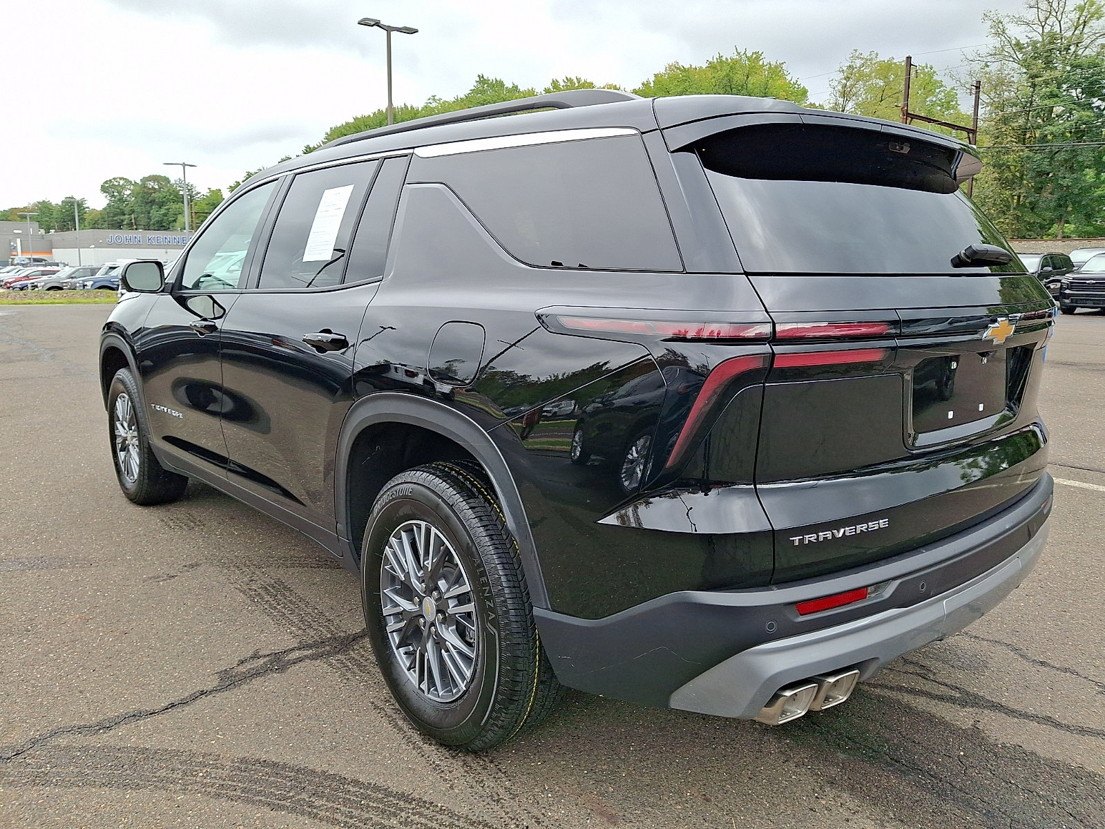 Used 2026 Chevrolet Traverse LT w/ Driver Confidence Package FWD image 4