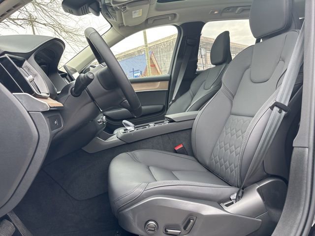 New 2026 Volvo XC90 B6 Plus w/ Protection Package Premier AWD/4WD image 13
