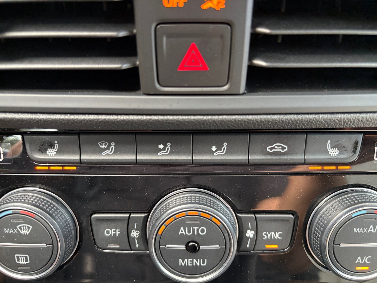Used 2019 Volkswagen Jetta R-Line FWD image 23