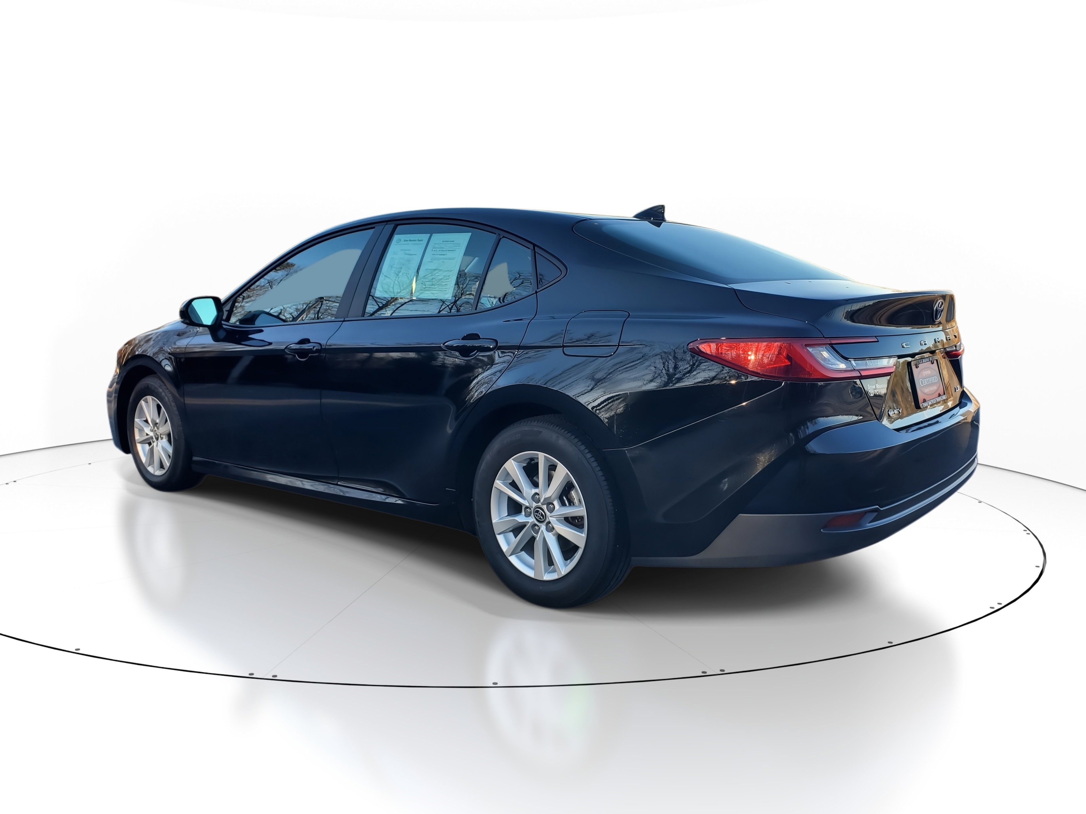 Certified 2025 Toyota Camry Hybrid image 4