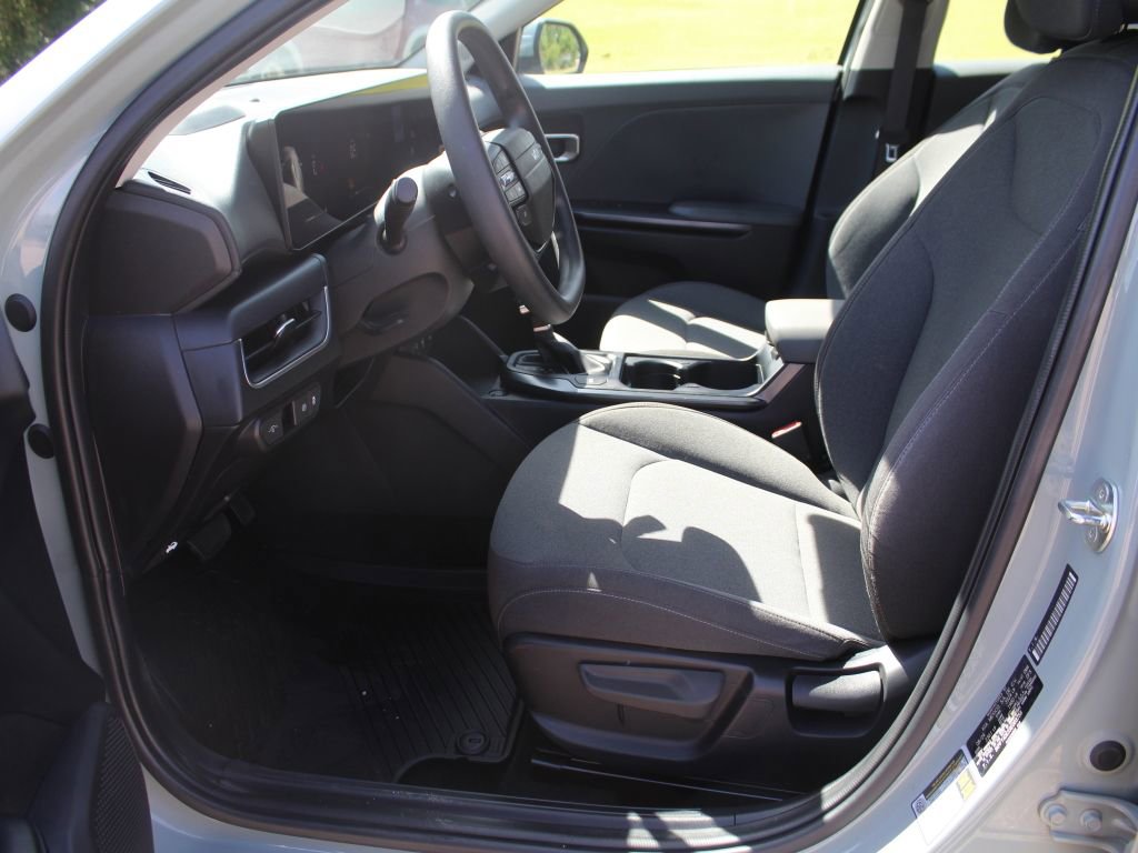 Used 2025 Kia K4 LXS image 3