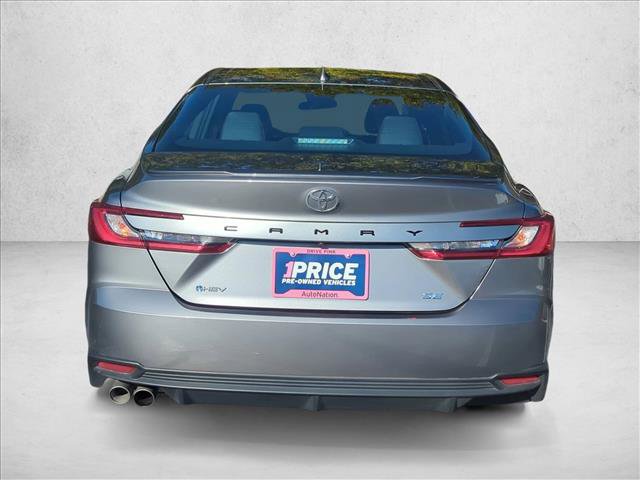 Used 2025 Toyota Camry SE image 6