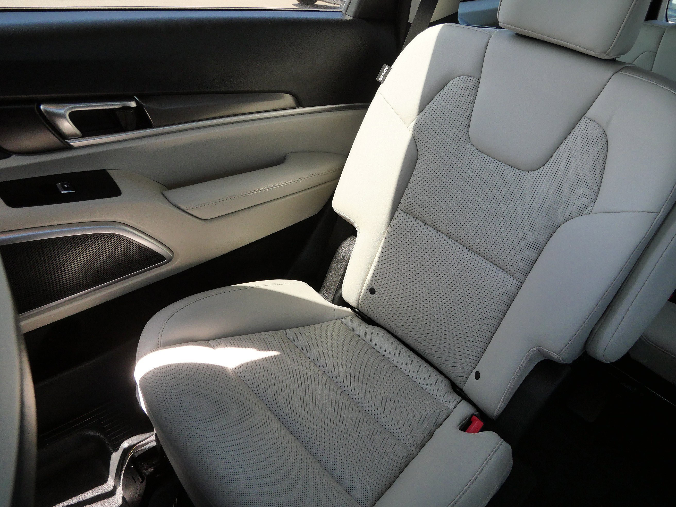 Used 2023 Kia Telluride S FWD image 12