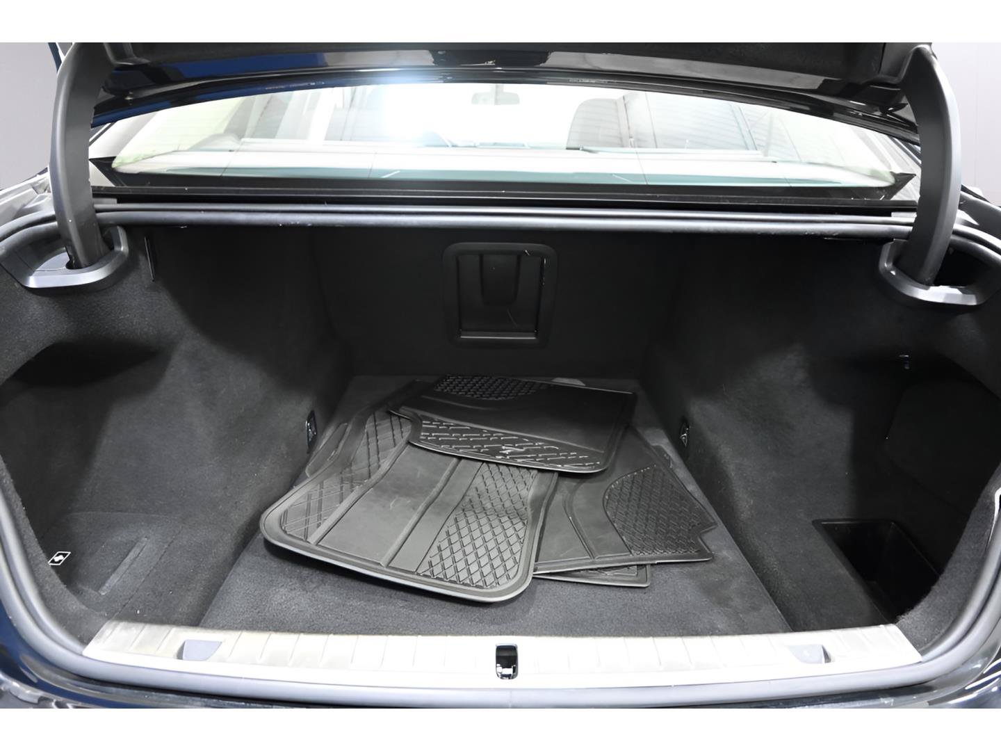 Used 2020 BMW 740i xDrive w/ Premium Package AWD/4WD image 15