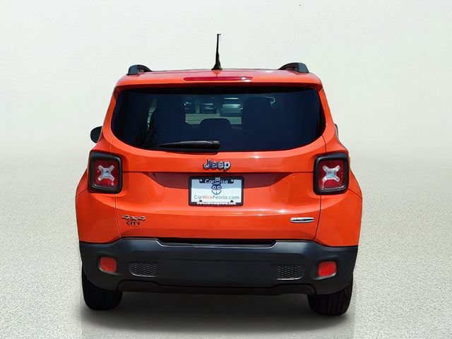 Used 2016 Jeep Renegade Latitude w/ Cold Weather Group AWD/4WD image 4