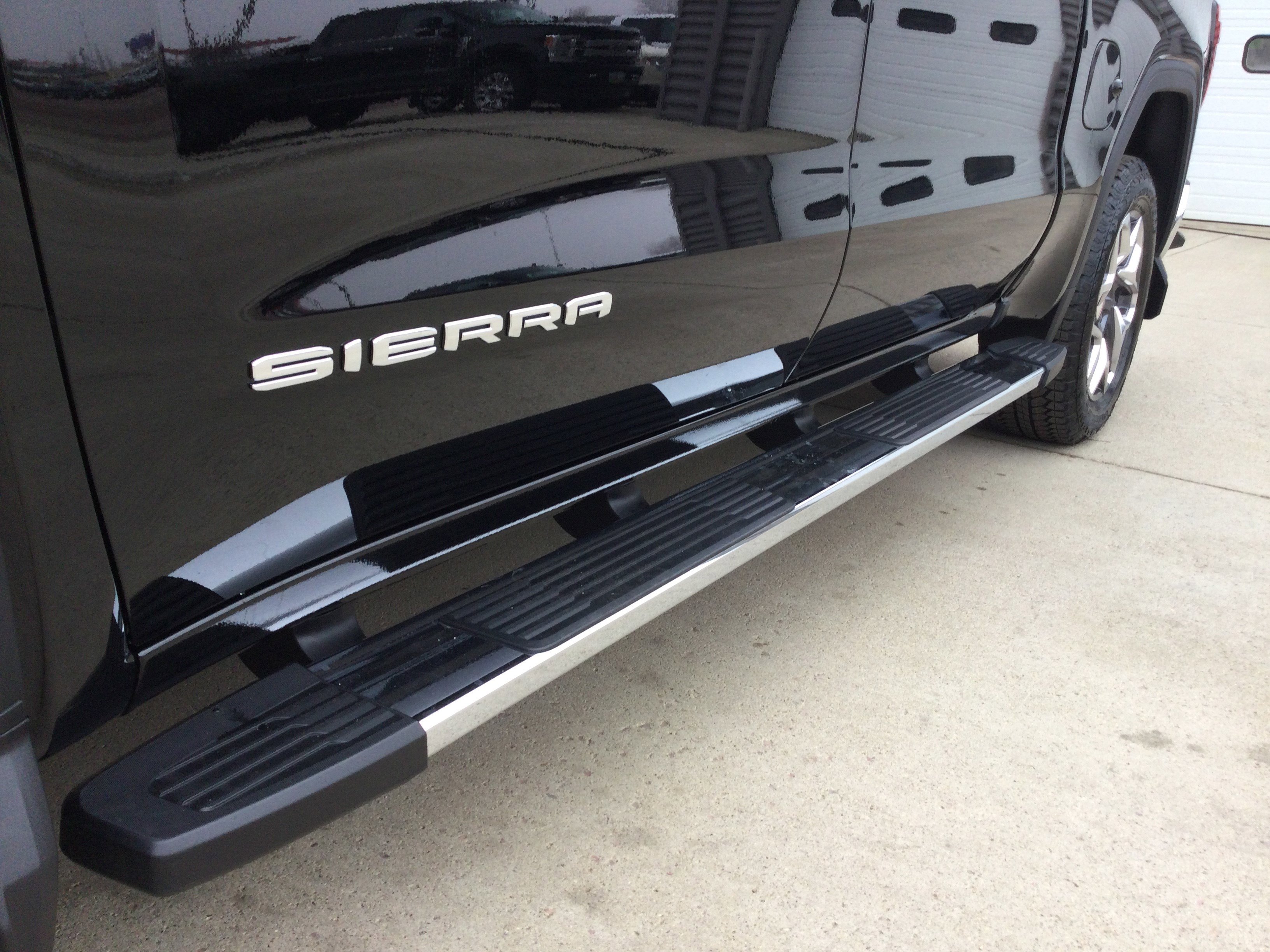 New 2026 GMC Sierra 1500 SLT w/ SLT Premium Package image 6